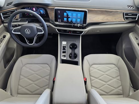 New 2026 Volkswagen Atlas SE image 17