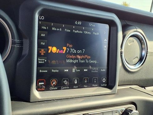 Used 2022 Jeep Wrangler Unlimited Sahara w/ Cold Weather Group image 11