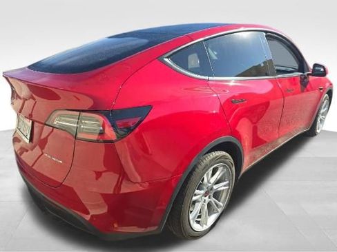 Used 2020 Tesla Model Y Long Range image 4