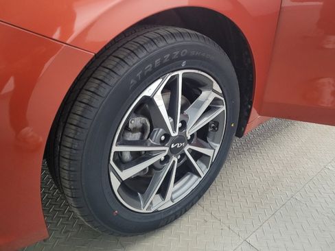 Used 2023 Kia Forte LXS w/ LXS Technology Package FWD image 31