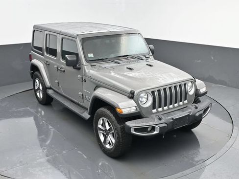 Used 2019 Jeep Wrangler Unlimited Sahara w/ Dual Top Group AWD/4WD image 20