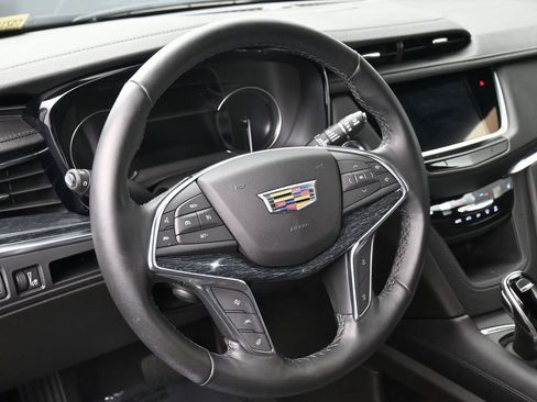 Certified 2024 Cadillac XT5 Premium Luxury image 10