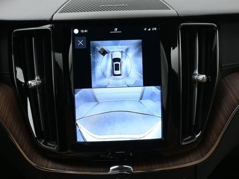 Used 2024 Volvo XC60 B5 Ultimate w/ Protection Package Premier AWD/4WD image 23