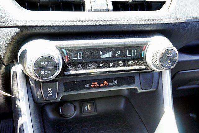 Used 2024 Toyota RAV4 LE AWD/4WD image 38