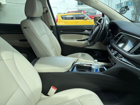 Used 2023 Buick Enclave Essence w/ Sport Touring Edition image 9