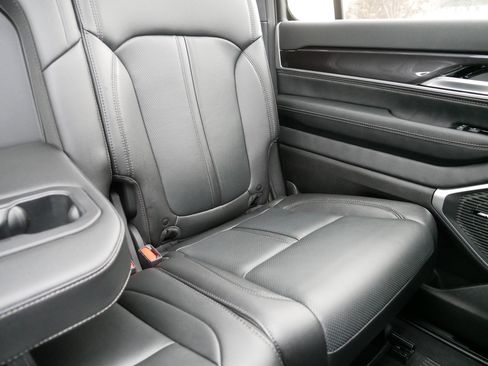 Certified 2024 Jeep Wagoneer 4WD w/ Premium Group I image 14