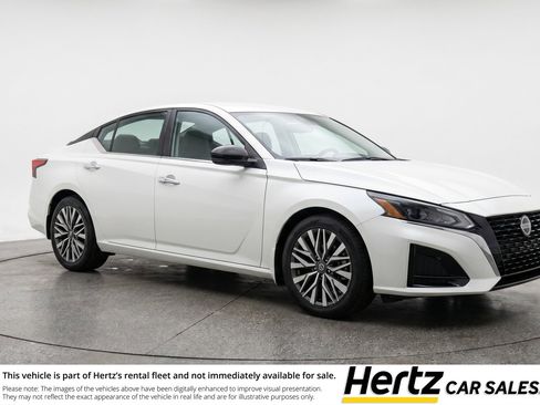 Used 2025 Nissan Altima 2.5 SV FWD image 1