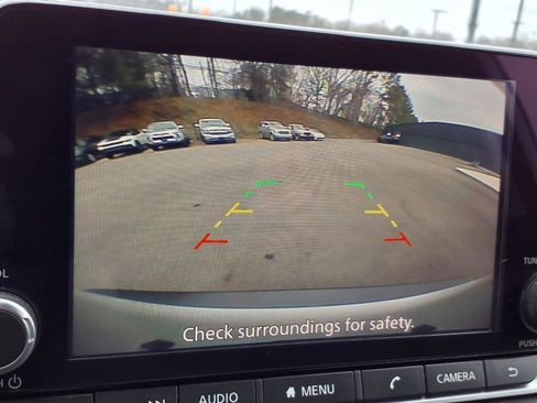 Used 2023 Nissan Rogue SV image 17