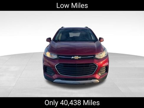 Certified 2020 Chevrolet Trax LT w/ LT Convenience Package image 2