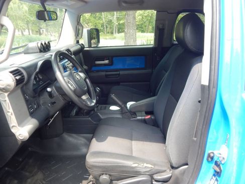 Used 2007 Toyota FJ Cruiser 4WD image 12