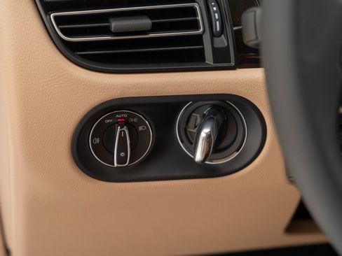 New 2026 Porsche Macan image 27