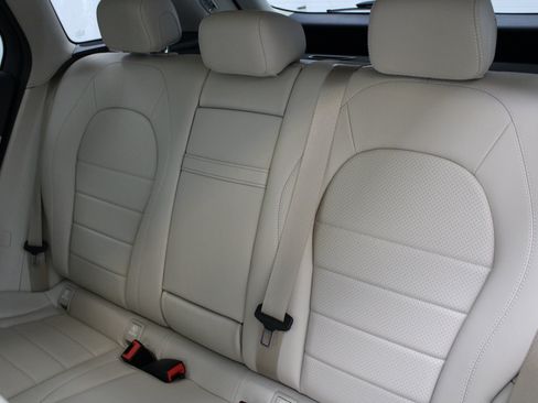 Used 2022 Mercedes-Benz GLC 300 4MATIC image 23