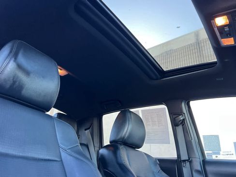 Certified 2022 Toyota Tacoma TRD Off-Road w/ TRD Premium Off Road Package AWD/4WD image 16