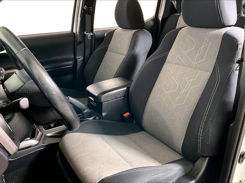 Used 2020 Toyota Tacoma TRD Sport image 25