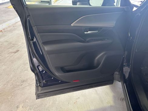 Used 2025 Toyota Grand Highlander LE image 20