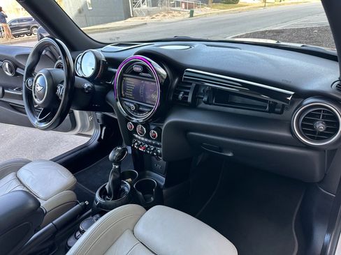 Used 2015 MINI Cooper S image 22