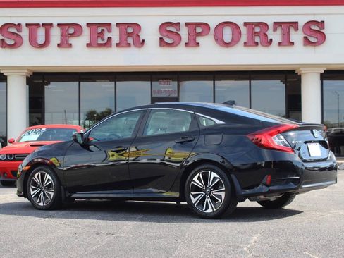 Used 2017 Honda Civic EX-T image 5