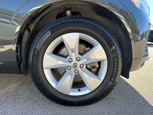 Used 2022 Volvo XC60 B5 Momentum image 9