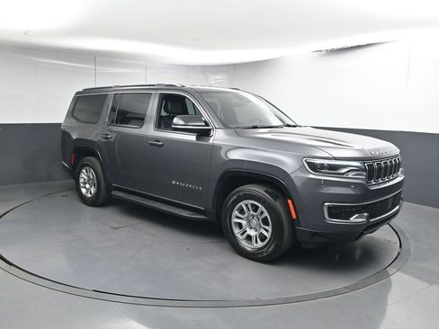 Used 2024 Jeep Wagoneer 2WD image 26