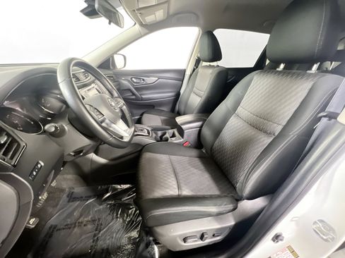 Used 2020 Nissan Rogue SV image 20