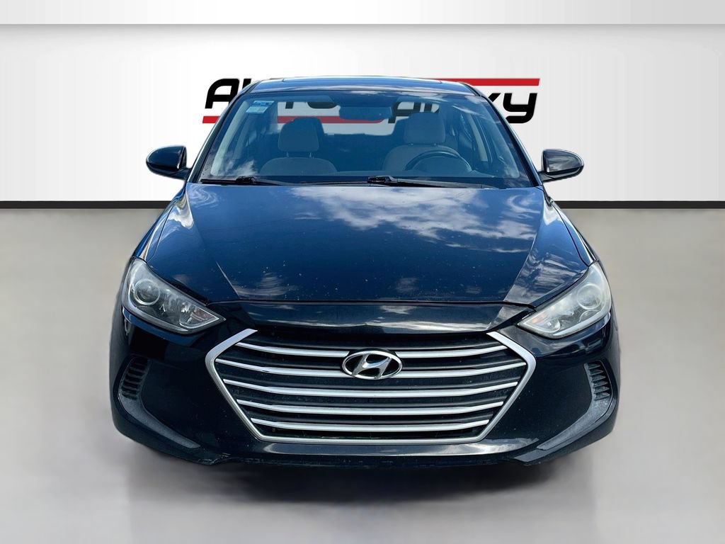 Used 2018 Hyundai Elantra Value Edition FWD image 2