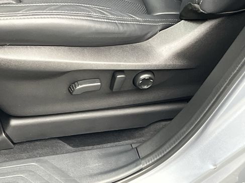 Used 2024 Subaru Ascent Limited image 9