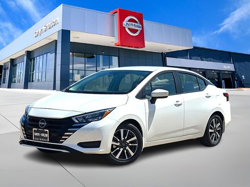 Used 2025 Nissan Versa SV w/ Trunk Package FWD image 1