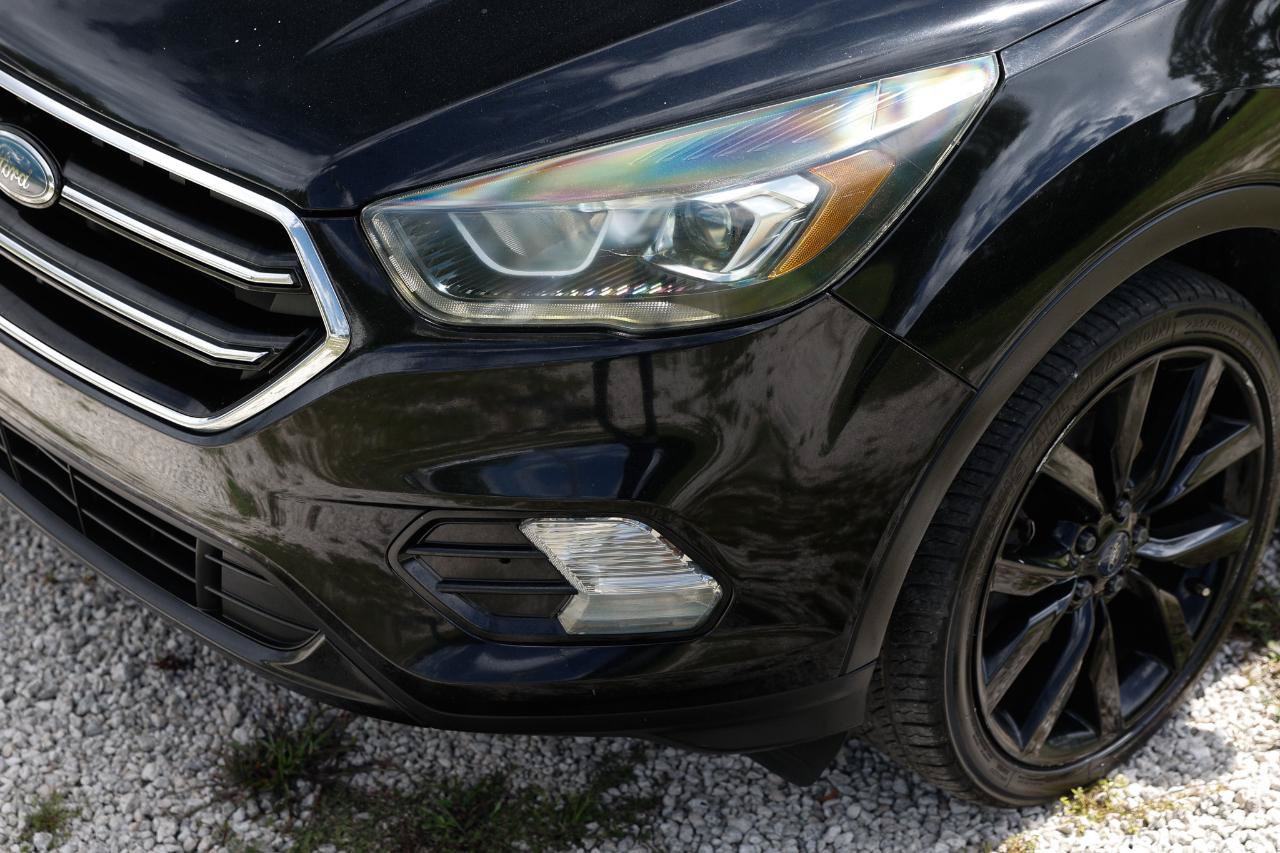 Used 2017 Ford Escape Titanium FWD image 29