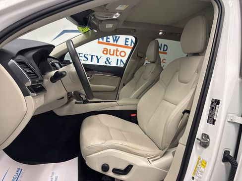 Used 2019 Volvo XC90 T6 Momentum AWD/4WD image 8