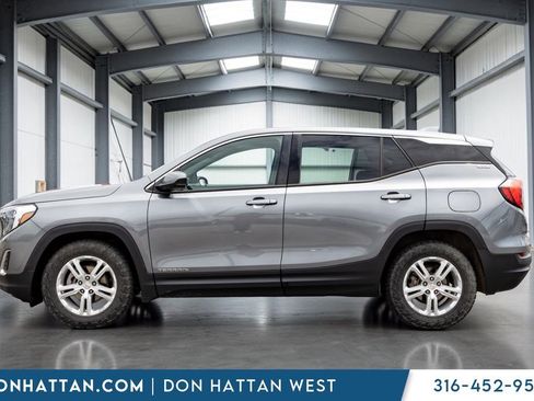 Used 2018 GMC Terrain SLE FWD image 2