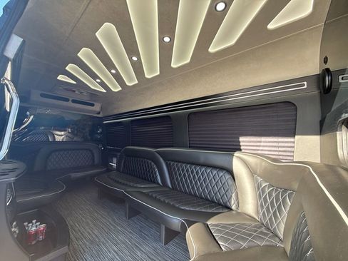 Used 2021 Mercedes-Benz Sprinter 3500 image 24