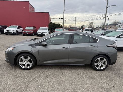 Used 2017 Chevrolet Volt LT w/ Comfort Package image 3