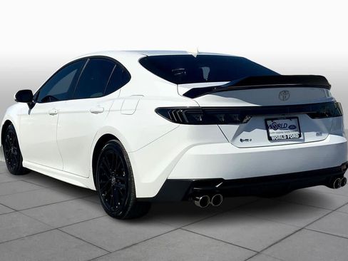 Used 2025 Toyota Camry SE image 11