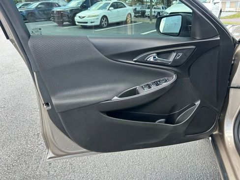 Used 2022 Chevrolet Malibu RS FWD image 12