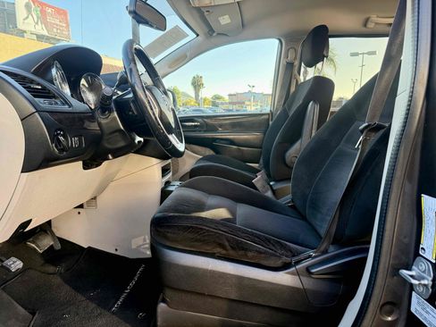 Used 2016 Dodge Grand Caravan SE w/ Quick Order Package 29E SE FWD image 17