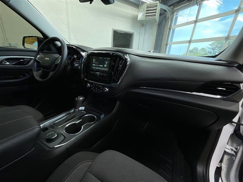 Used 2018 Chevrolet Traverse LS AWD/4WD image 32