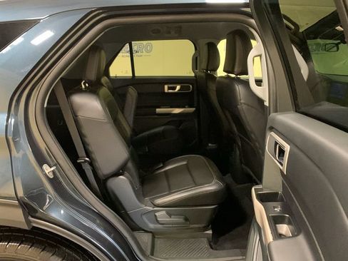 Used 2024 Ford Explorer XLT w/ Equipment Group 202A AWD/4WD image 14