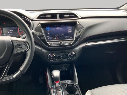Used 2021 Chevrolet TrailBlazer RS w/ Technology Package FWD image 6