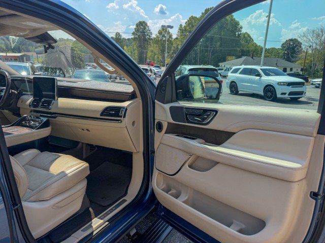 Used 2019 Lincoln Navigator Reserve AWD/4WD image 28