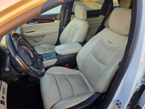 Used 2017 Cadillac XT5 Luxury w/ Driver Awareness Package image 2