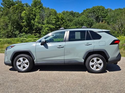 Used 2021 Toyota RAV4 XLE w/ Convenience Package AWD/4WD image 2