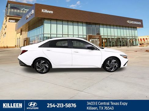 Used 2025 Hyundai Elantra Sport FWD image 10