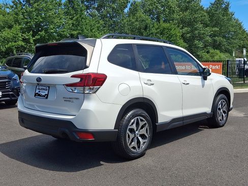 Certified 2024 Subaru Forester Premium AWD/4WD image 7