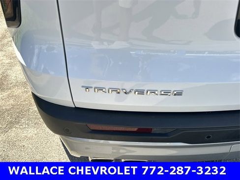Certified 2025 Chevrolet Traverse LT image 9