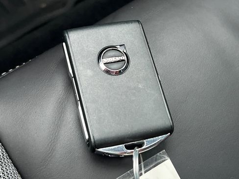 Used 2022 Volvo S60 T8 R-Design w/ Advanced Package image 22