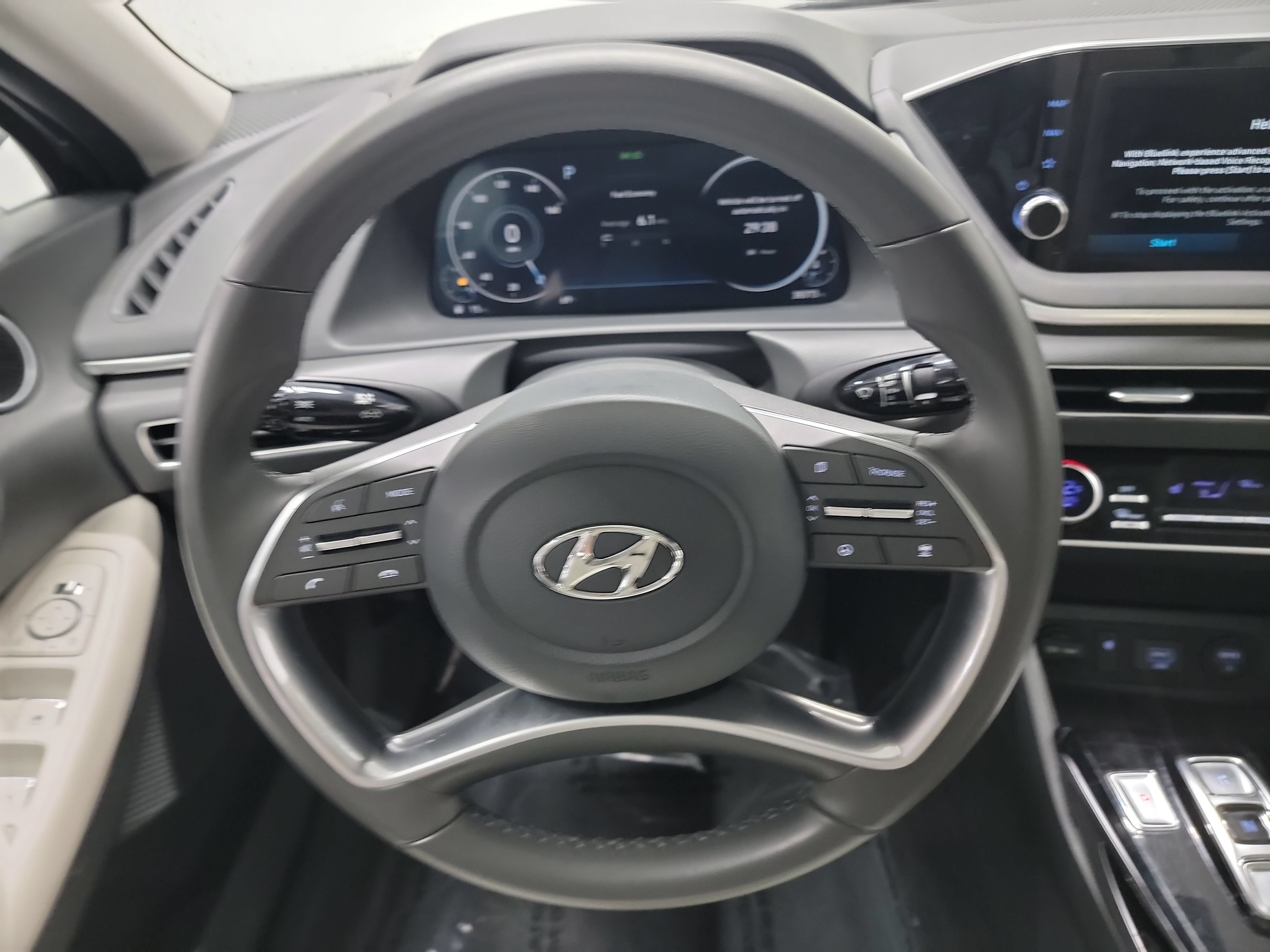 Used 2023 Hyundai Sonata SEL w/ Convenience Package FWD image 17