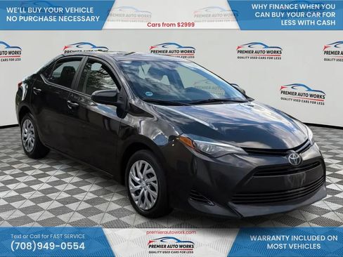 Used 2017 Toyota Corolla LE FWD image 3