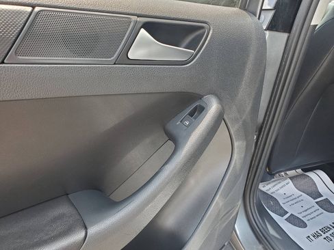 Used 2012 Volkswagen Jetta SE FWD image 13
