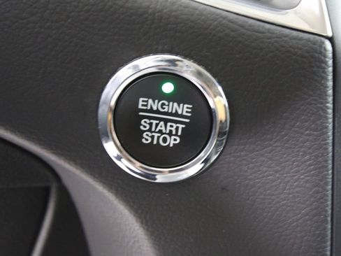 Used 2024 Ford Edge Titanium image 43