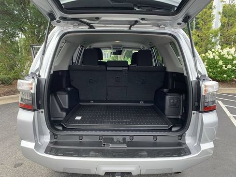 Certified 2022 Toyota 4Runner SR5 RWD image 32